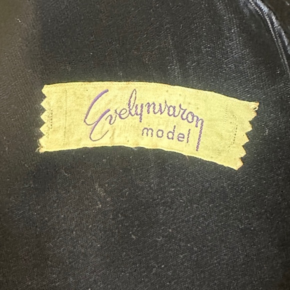 DESIGNER 1950s' IRIDESCENT SEQUIN AND BEADS COCKTAIL HAT - Picture 9 of 9